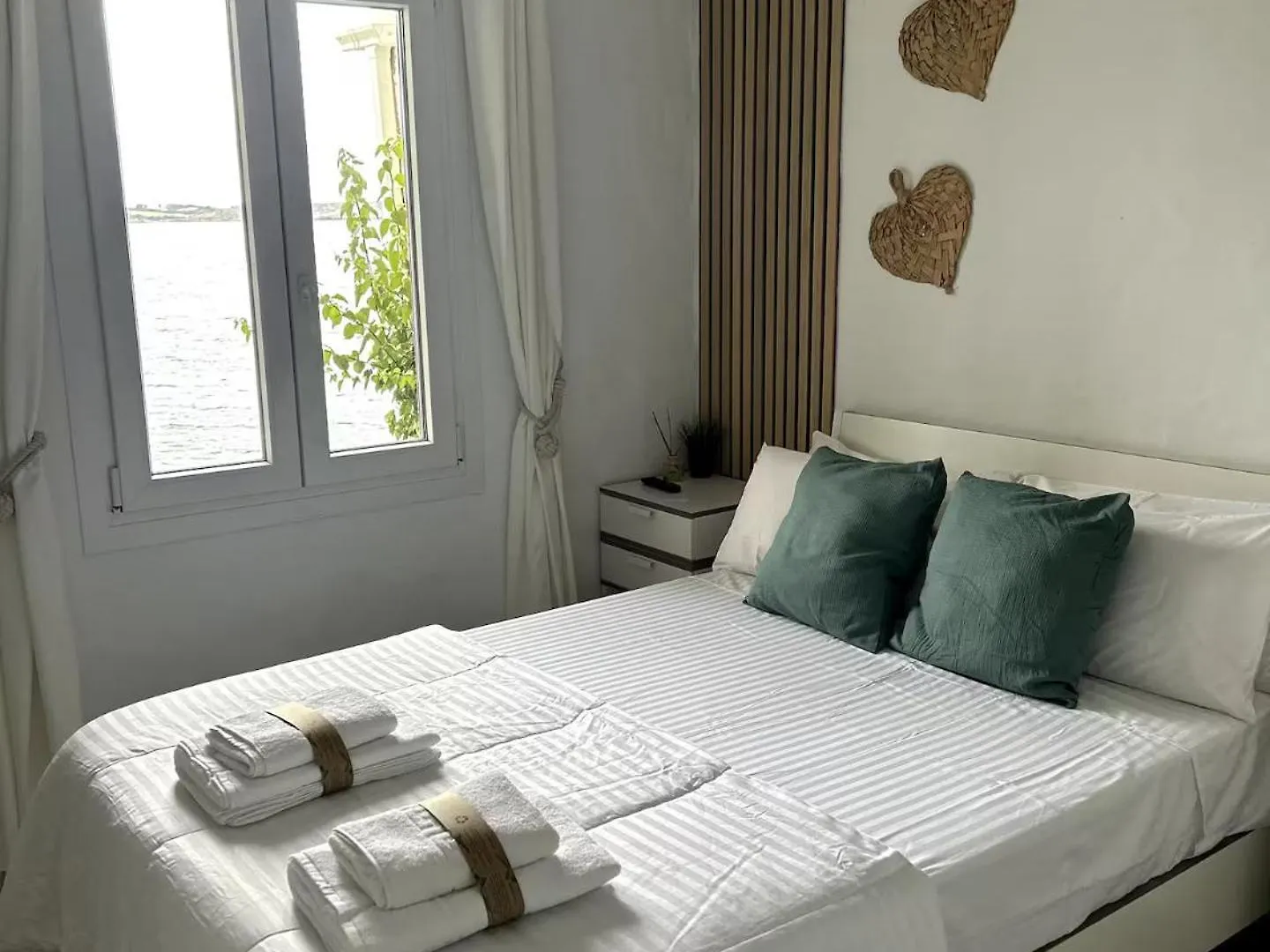 Miravent Terraza Y Jardin Frente Al Mar Menorca Apartment Fornells